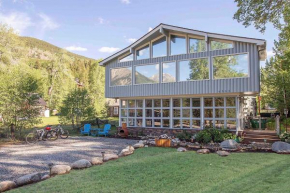 Lake Cabin with King Bed, Foodie Kitchen, and Views